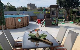 Casa Enric , con zona infantil, piscina y parking privado